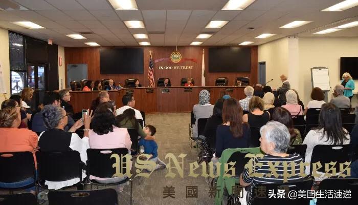 加州性别教育过激?家长至橙郡教育局抗议