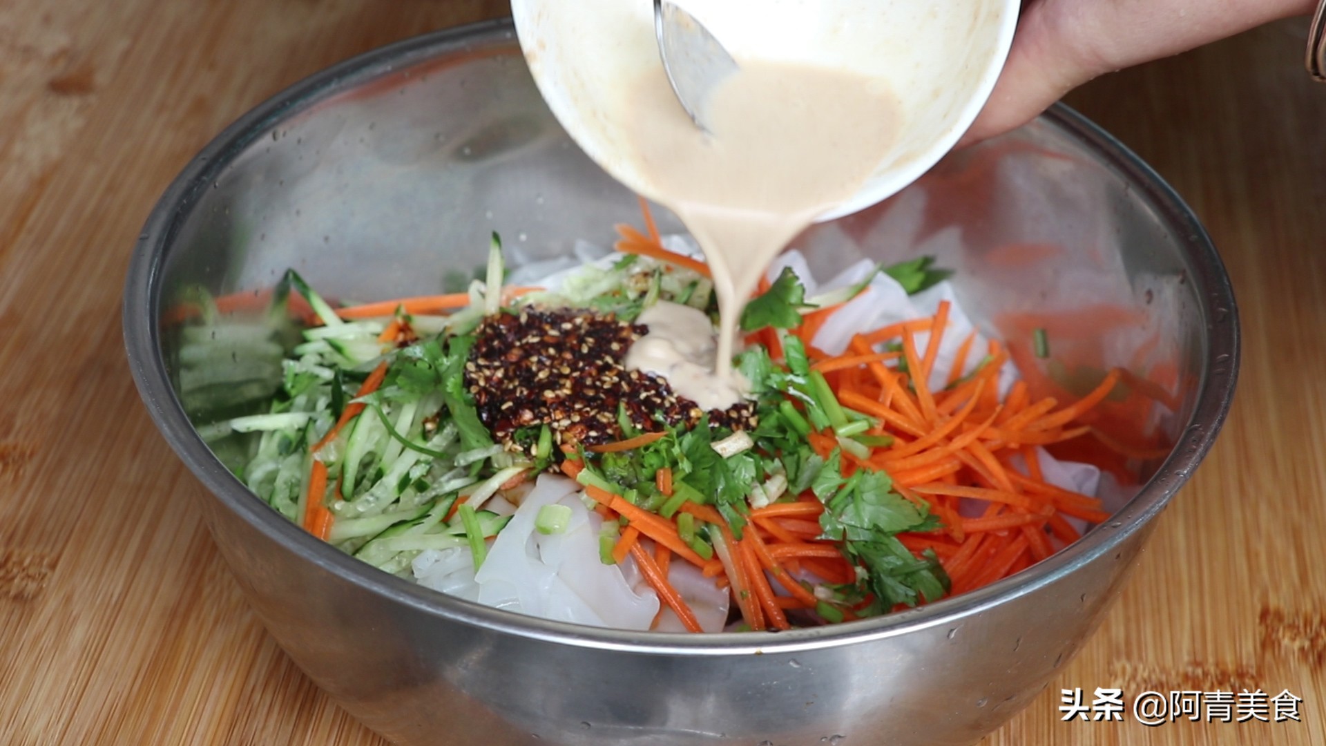 凉皮最简单快速做法不揉面不洗面,凉皮新做法不用洗面不用揉面