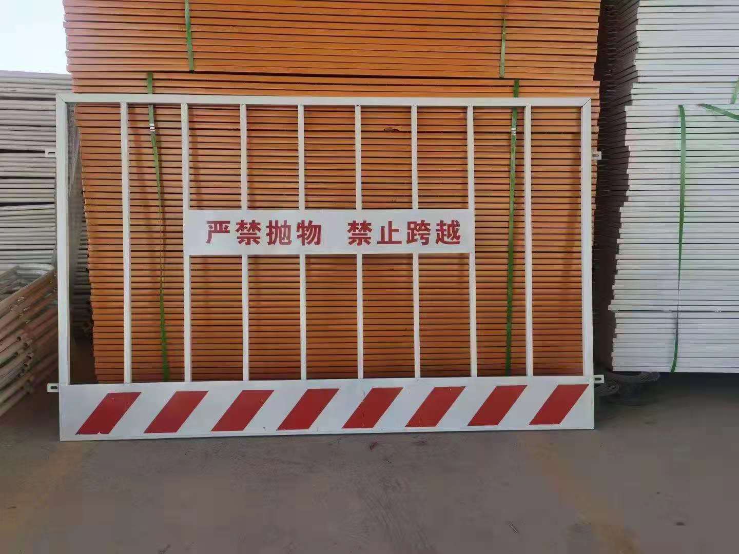 包头市市区道路防撞围栏,包头围墙护栏网