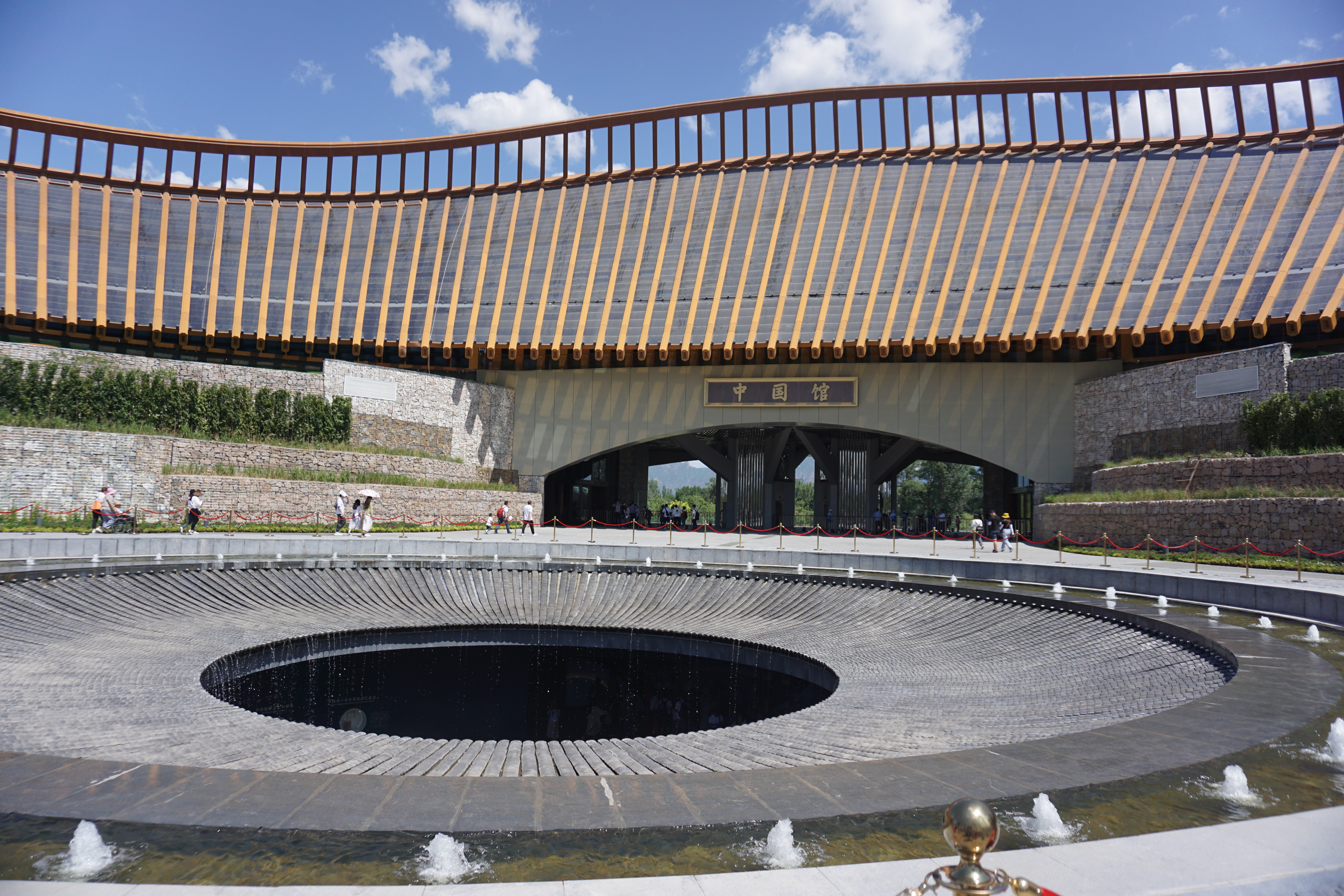 长城脚下的村庄的图片,长城脚下的美景