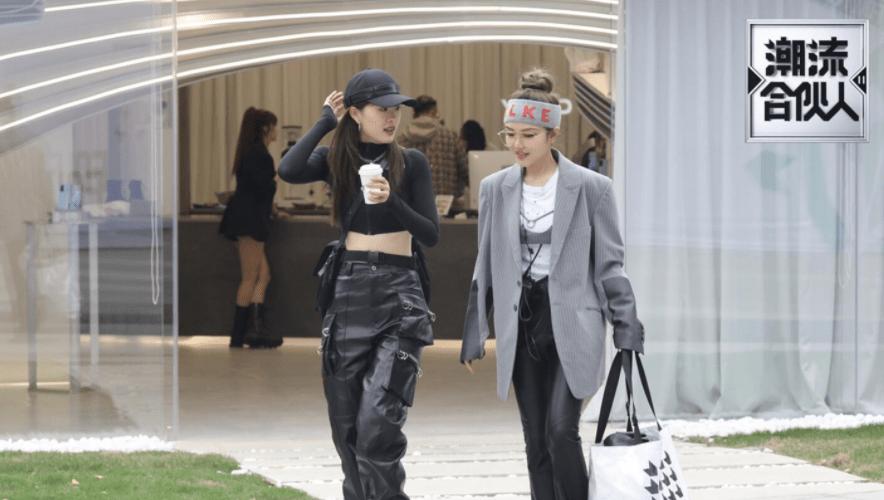 周扬青现身机场视频,周扬青疑回应恋情