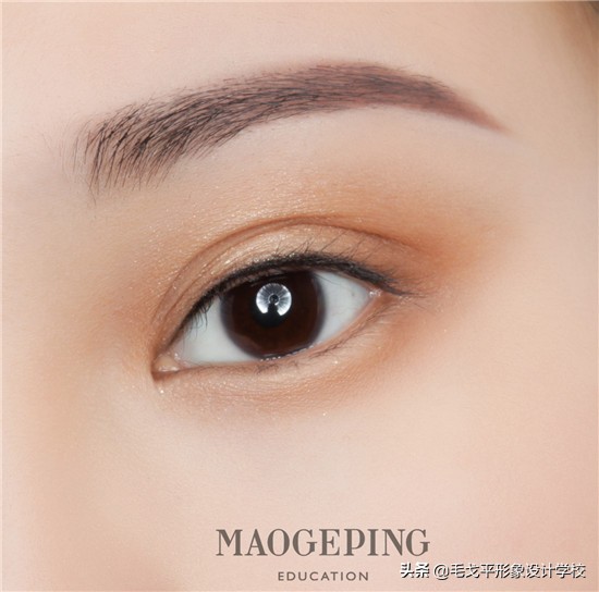 怎样简单画眼妆有神又自然,一个单眼皮一个双眼皮怎么画眼妆