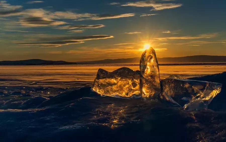 贝加尔湖世界淡水湖,贝加尔湖世界上最深的咸水湖