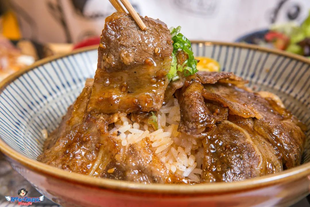 这家网黄店又有新瓜啦！迁址？出新？送猪排？实锤了