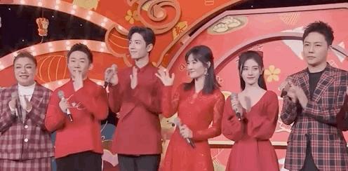 一起吃年夜饭看春晚,吃年夜饭看春晚的感受