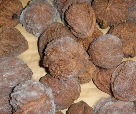 手串发霉了还能戴么,手串发霉能用除霉剂吗