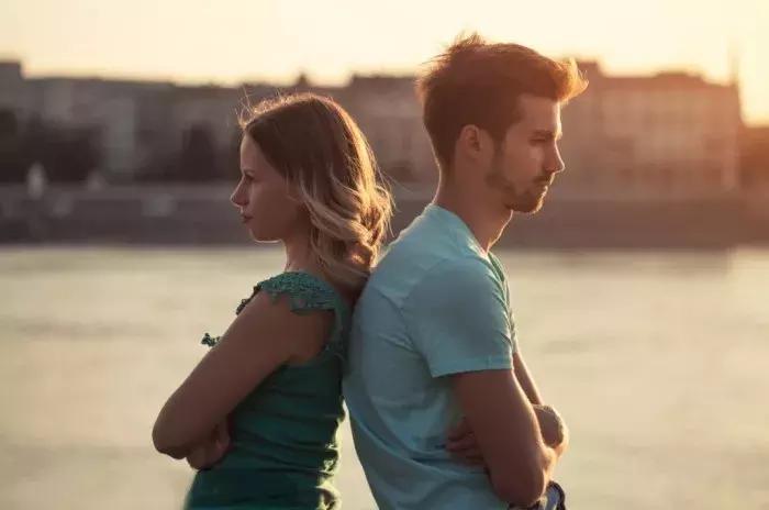 夫妻中的沟通障碍,夫妻之间存在沟通障碍如何解决