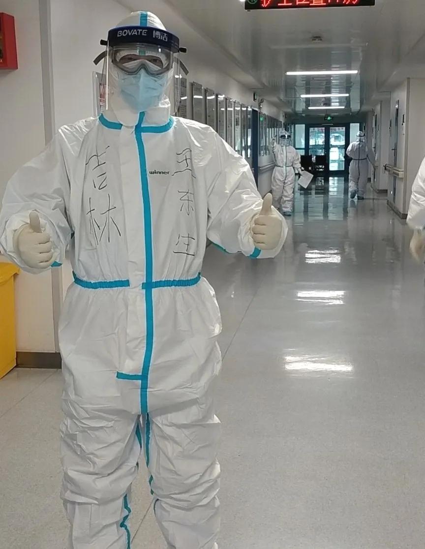 致敬2020每一个逆行的背影,回顾2019年消防员最美逆行背影