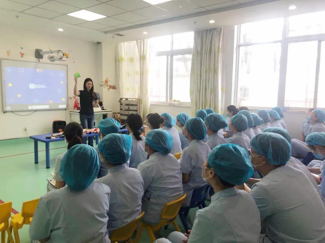 借助沟通辅具,5岁语障儿童第一次“说”出了“我爱妈妈”