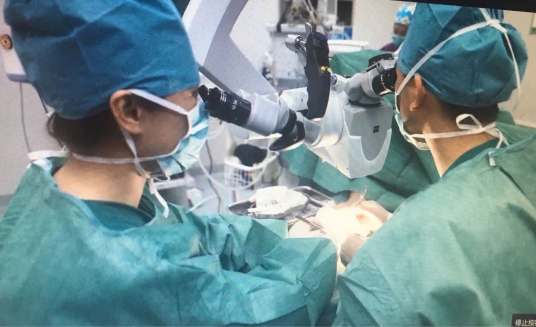 男子不慎断指医生妙手再造手指,男孩手被割伤险断指医生极力救治