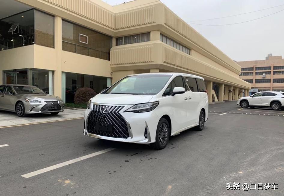 雷克萨斯LM实车到店！加价一辆埃尔法能提车？