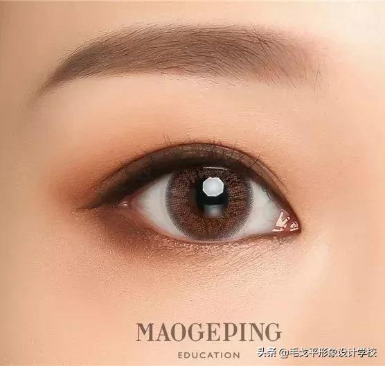 怎么避免眼妆脏,怎样防止眼妆脱落