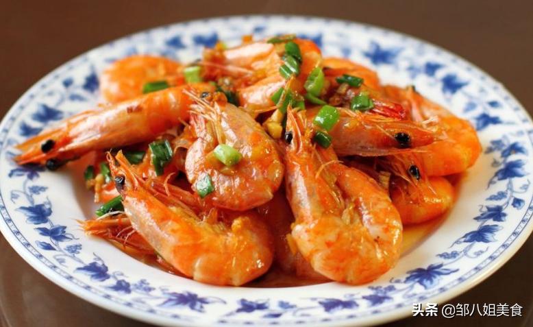 油焖大虾怎么做才最好吃,油焖大虾的最正确的做法