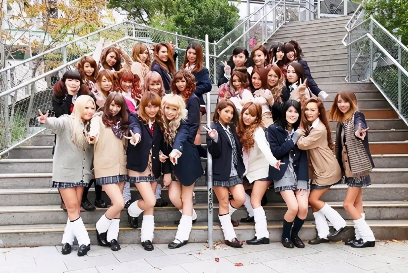 日本学生制服发展史,日本女子高中生制服发展史