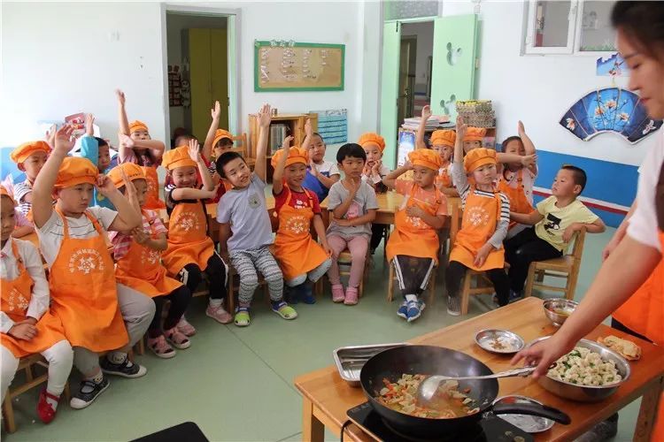 学前教育毕业去幼儿园还是早教,读幼儿园好还是读早教班好