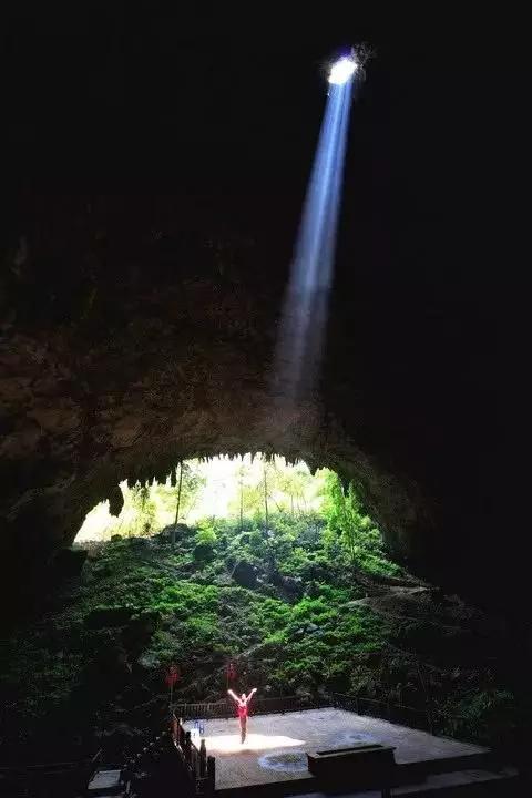 百色凌云玻璃桥旅游景区,百色玻璃桥景区