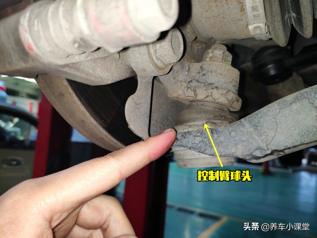 方向盘异响声音大怎么解决,方向盘松了会响