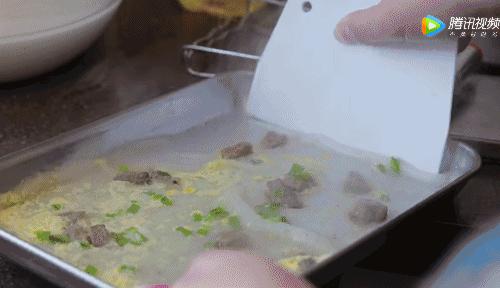 所有人都想请他来东莞拍「肉戏」