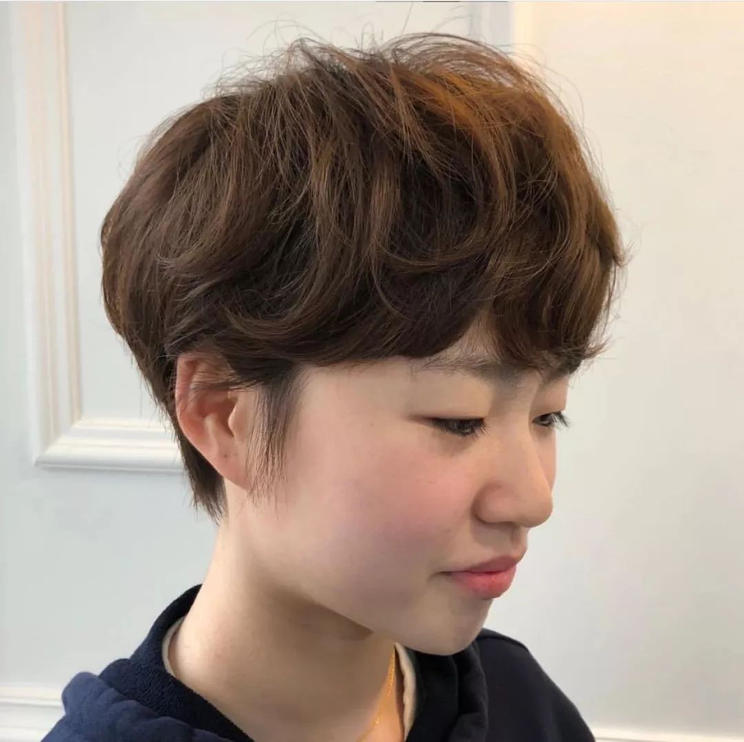 中长发锁骨发烫发中卷,初恋锁骨发中长发烫发