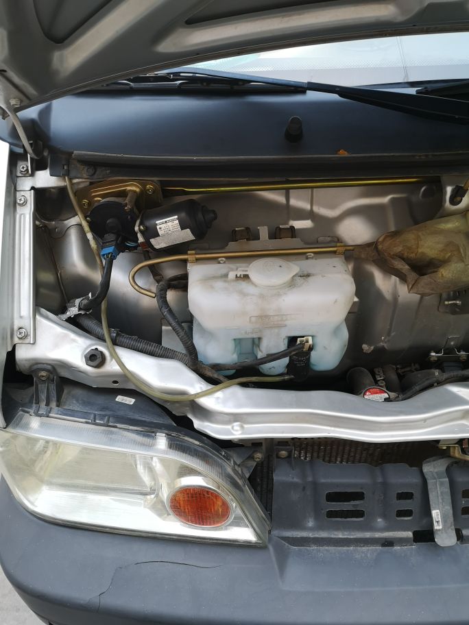 东风小康k02喷水壶电机卡死不转，继续维修