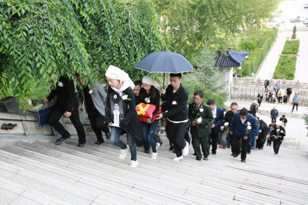 牺牲在高原的陆军,牺牲的少校