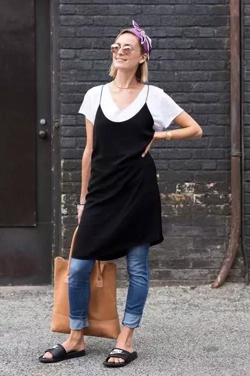 洋气上档次吊带裙秋冬内搭,今年最火的吊带裙内搭