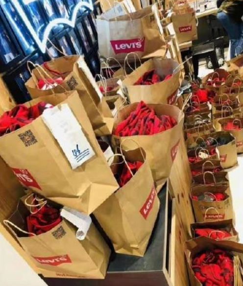 听说有人看不起爱豆？！醒醒吧，蔡徐坤教你做人