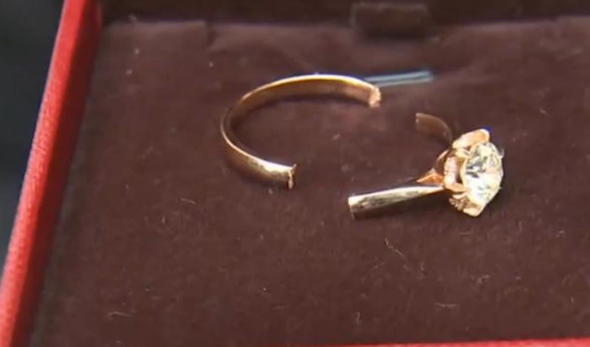 28888戒指,金戒指大了改小收费吗