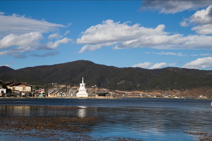 消失的地平线上的“香巴拉”和“女儿国”（二）
