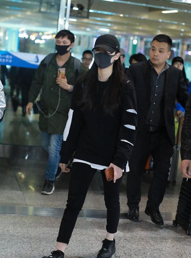 欧阳娜娜裤子,欧阳娜娜丝绒裤子