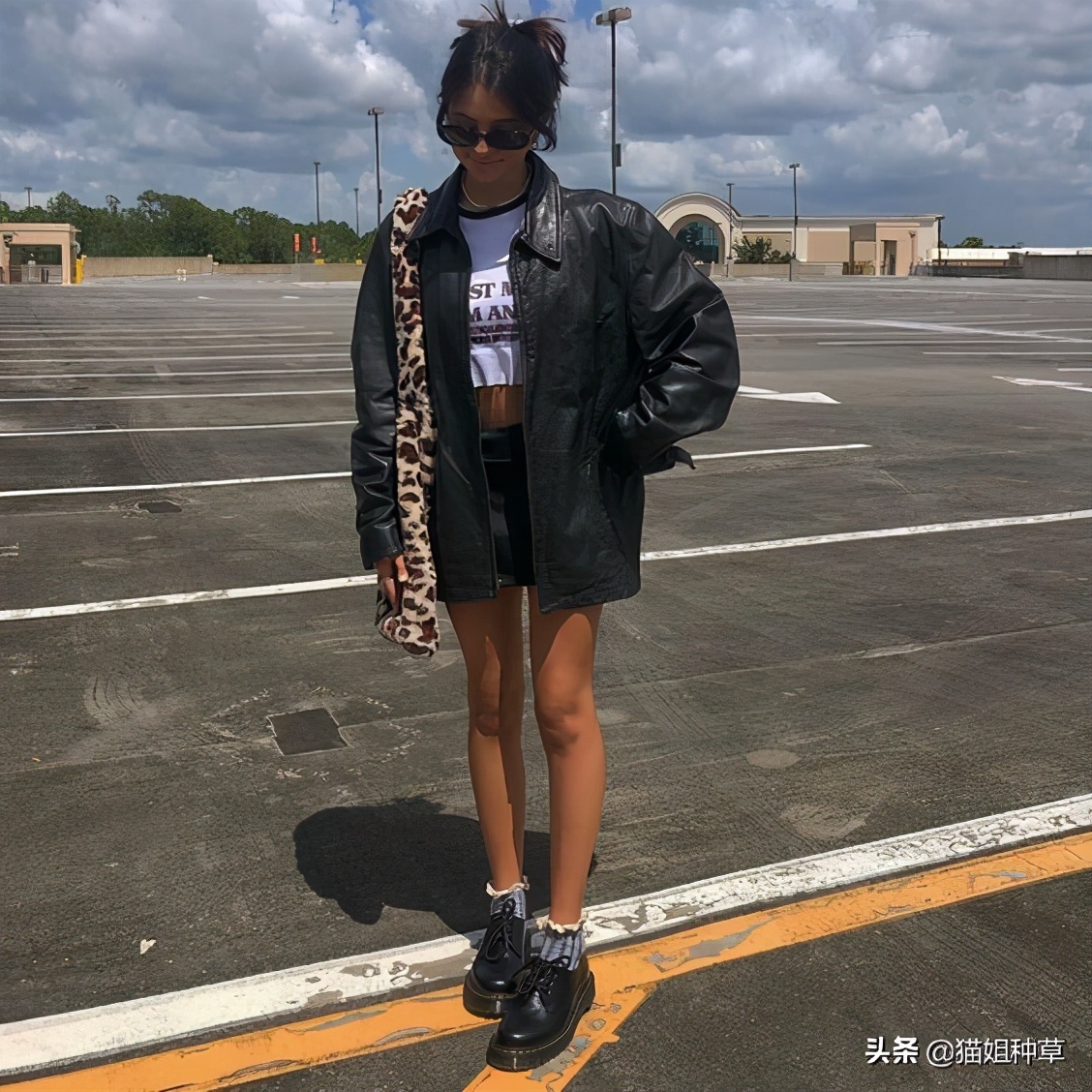 什么皮质的皮衣穿着好看,皮衣如何穿搭秋冬