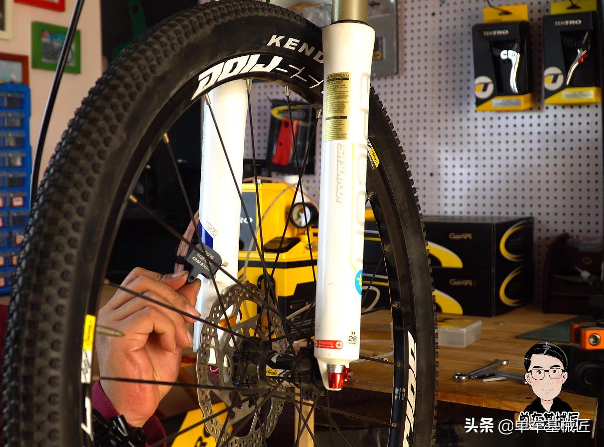 刹车卡钳活塞复位教程,单车碟刹活塞回弹不到位