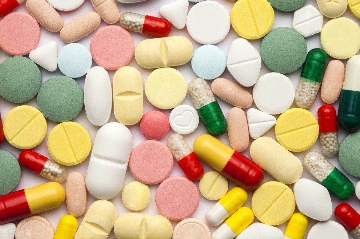 养宠经验分享狗狗吃啥吐啥怎么办,养宠知识狗狗2天不大便怎么办