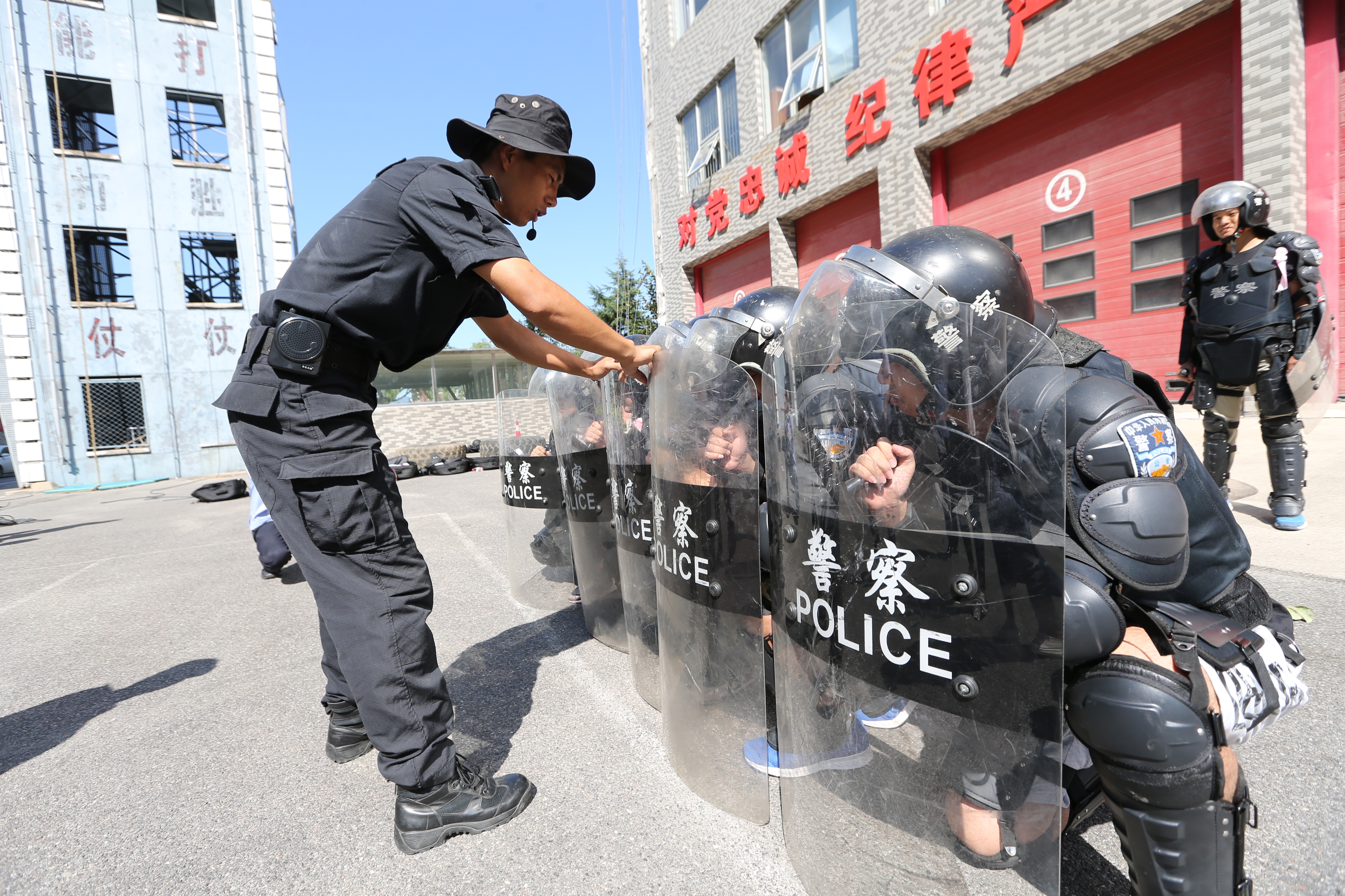 巡特警训练活动,欢乐警营