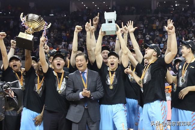 广东卫冕冠军福将苏伟，他的人生经历精彩程度远远超出我们的想象