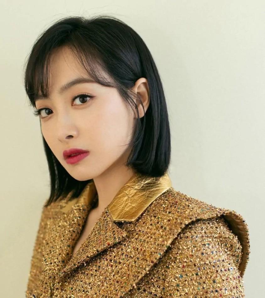 被发质折磨有多苦恼?短发烫发疯狂炸毛,网友吐槽卷成步惊云同款