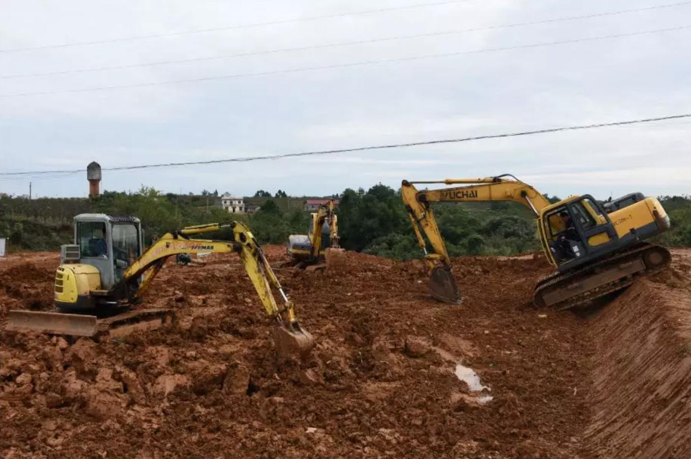 广东学挖掘机培训学校,挖掘机学习哪里好免费试学