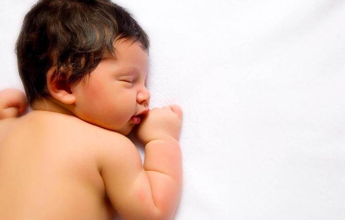 为什么宝宝出生后会有黄疸？什么情况需要住院？新生儿黄疸全解读