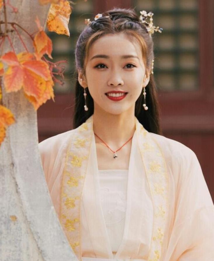 毛戈平给赵露思化妆,毛戈平给赵露思化妆视频