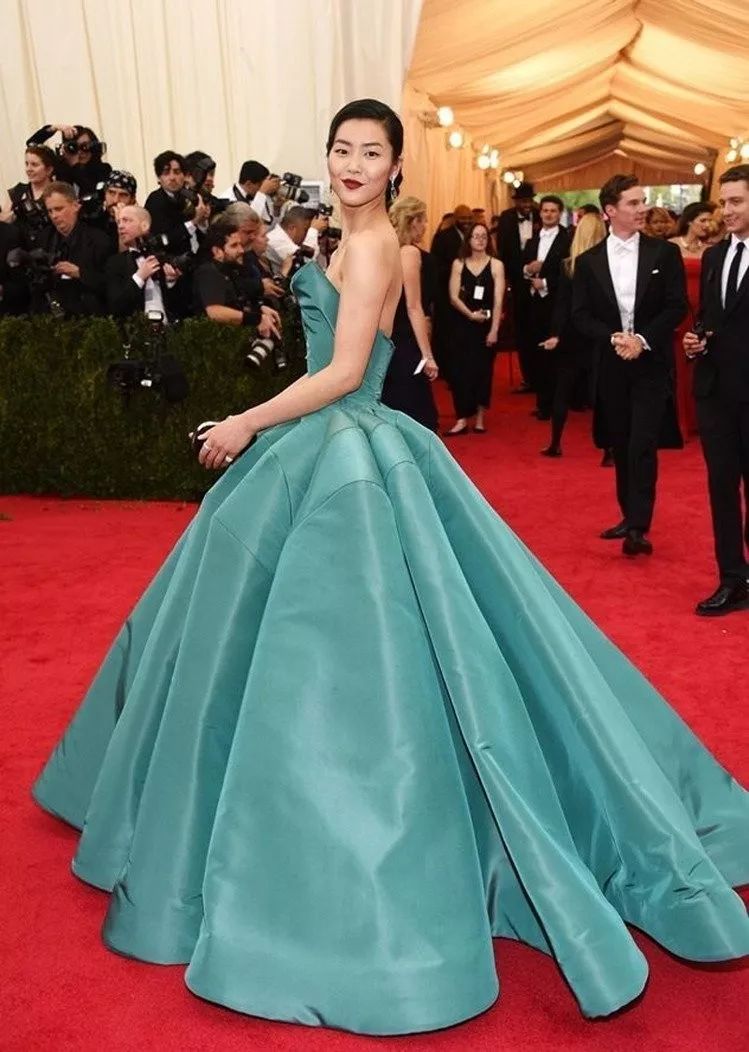 刘雯、孙菲菲都爱的美国仙牌 Zac Posen 关门了