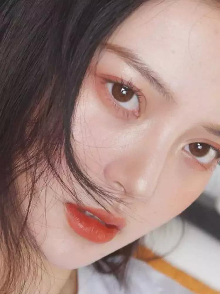 让人一眼惊艳的平价口红推荐,适合素颜的口红色号平价