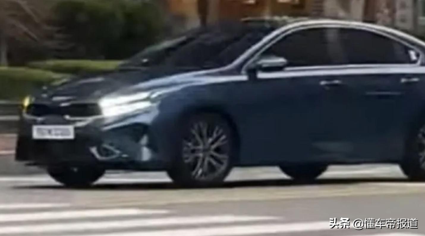 新车｜K3姊妹车，起亚新款赛拉图曝光，向“大哥”K5凯酷看齐
