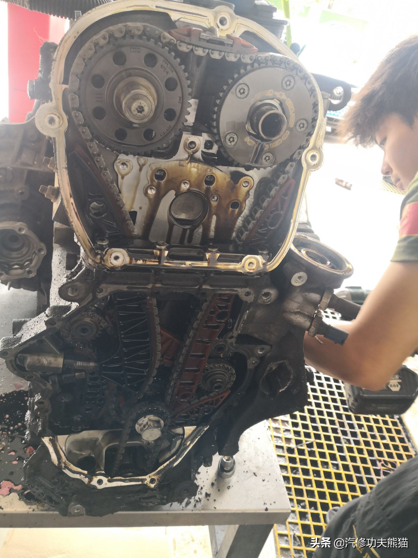 大众夏朗烧机油维修汕头,夏朗烧机油大修多少钱