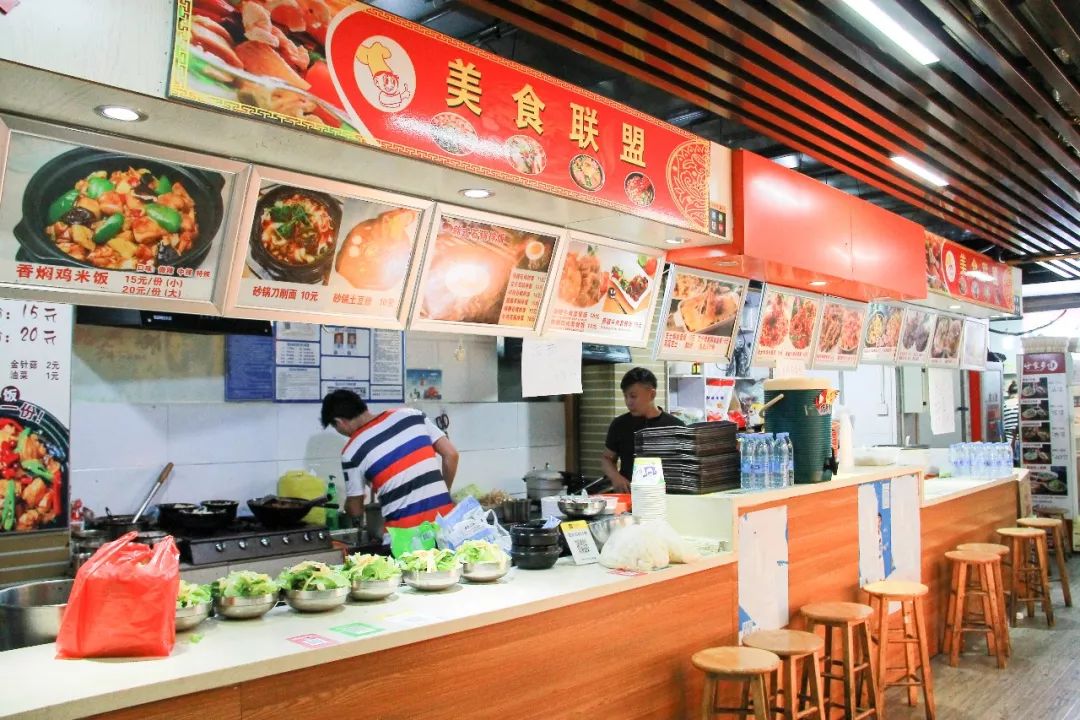 天津好吃的美食一条街晚上,天津中山路美食街