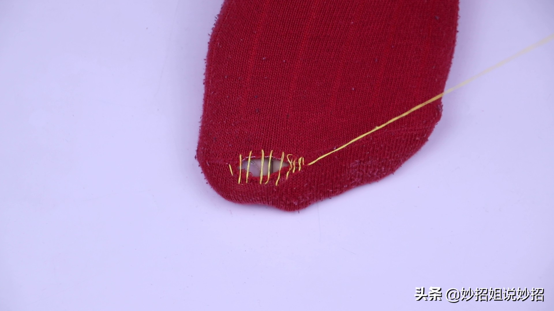 袜子破洞了怎么补比较好,修补袜子破洞五角星慢动作新针法