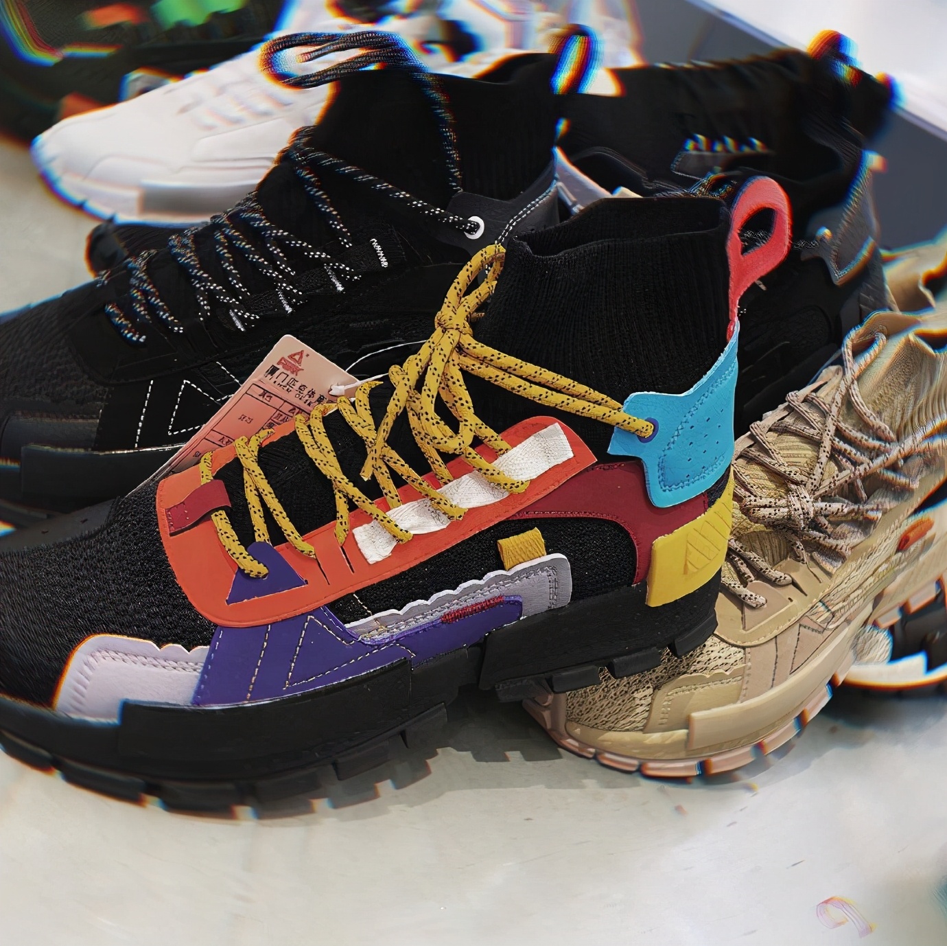 匹克新款休闲鞋曝光，设计撞脸悟道，强行解构风有点奇怪？