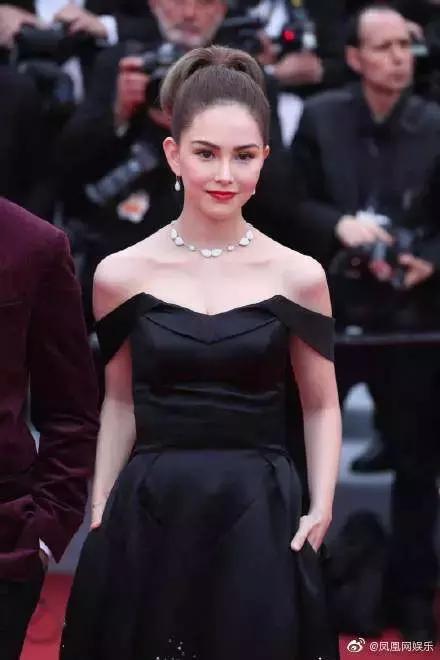 抖音网红聚集走红毯,网红打卡千人千面