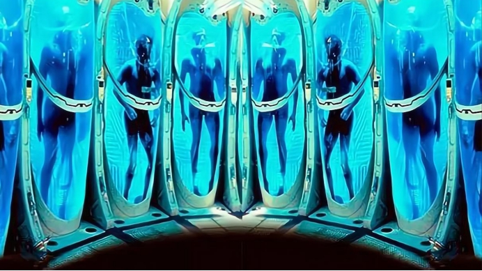 女人被零下300度冰箱冻成冰雕,女人在零下30度的环境冻成冰雕