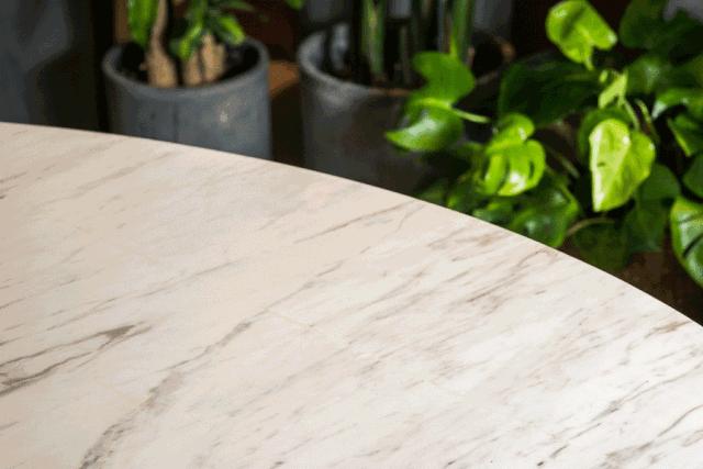 一顿饭至少配六个菜,一顿饭喝六碗汤