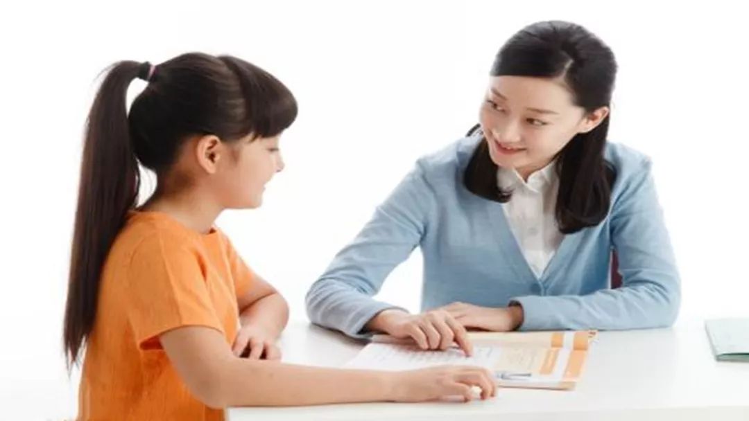 两个课代表老师偏心另一个怎么办,老师偏心家委会的孩子怎么办